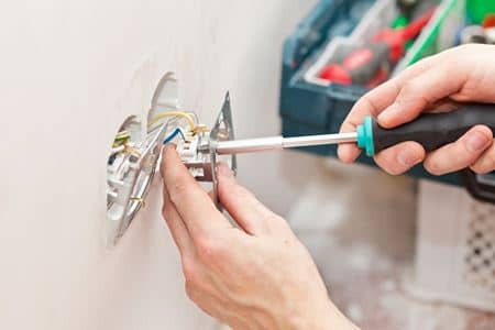 4 Signs Your Home Wiring Needs Repairs Thumbnail